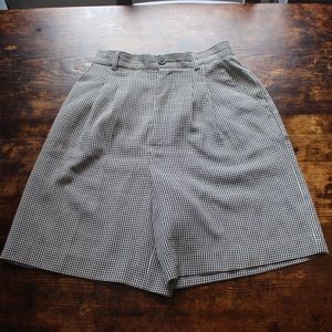 SALE Vintage Black and White Checkered Shorts 🎉🎉